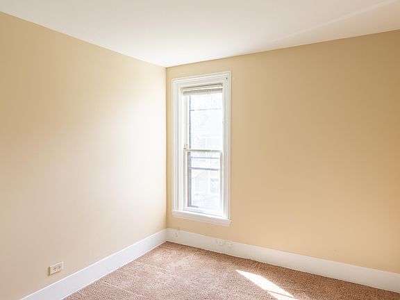 5th image of 221 Hollister Ave SE