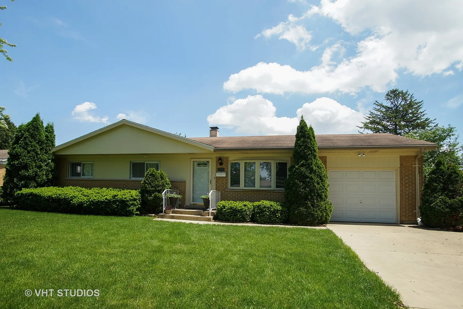 1061 Leahy Cir E photo 1