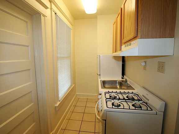 5th image of 1415 E 9th Ave #7