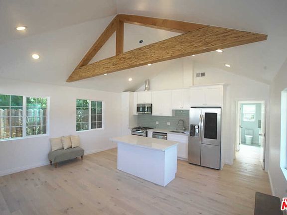 5th image of 4305 Neosho Ave #B