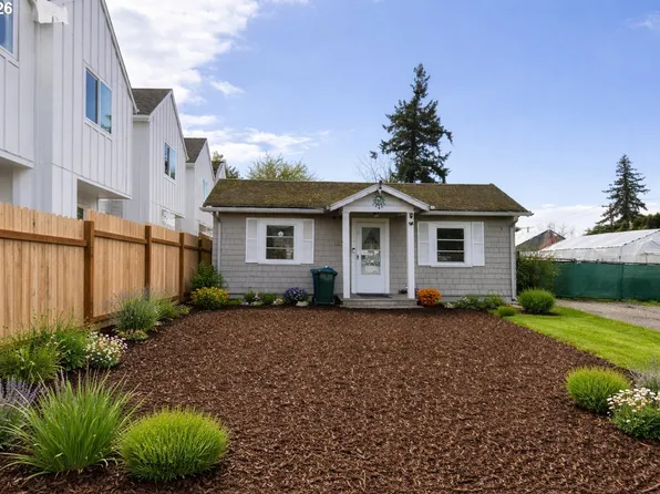 5216 SE Knapp St, Portland, OR 97206