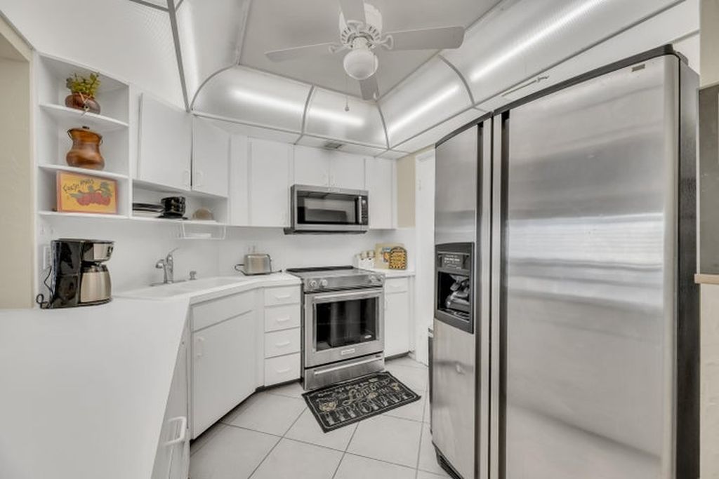133 N Pompano Beach Blvd APT 708, photo 7