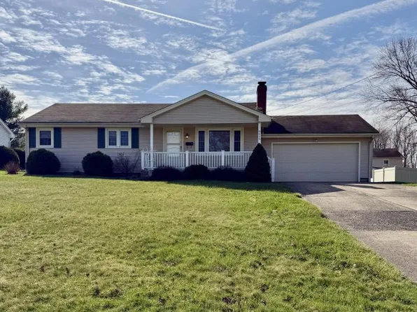 8615 Chesterton Dr, Poland, OH 44514