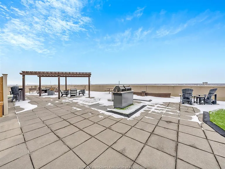1225 Riverside Dr E #1007 — Photo 33