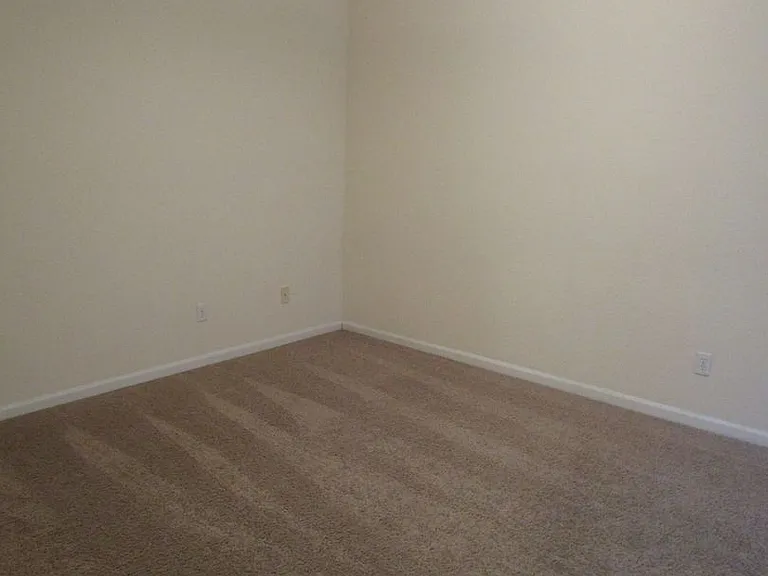 4402 - 4404 Jeana Court — Photo 15