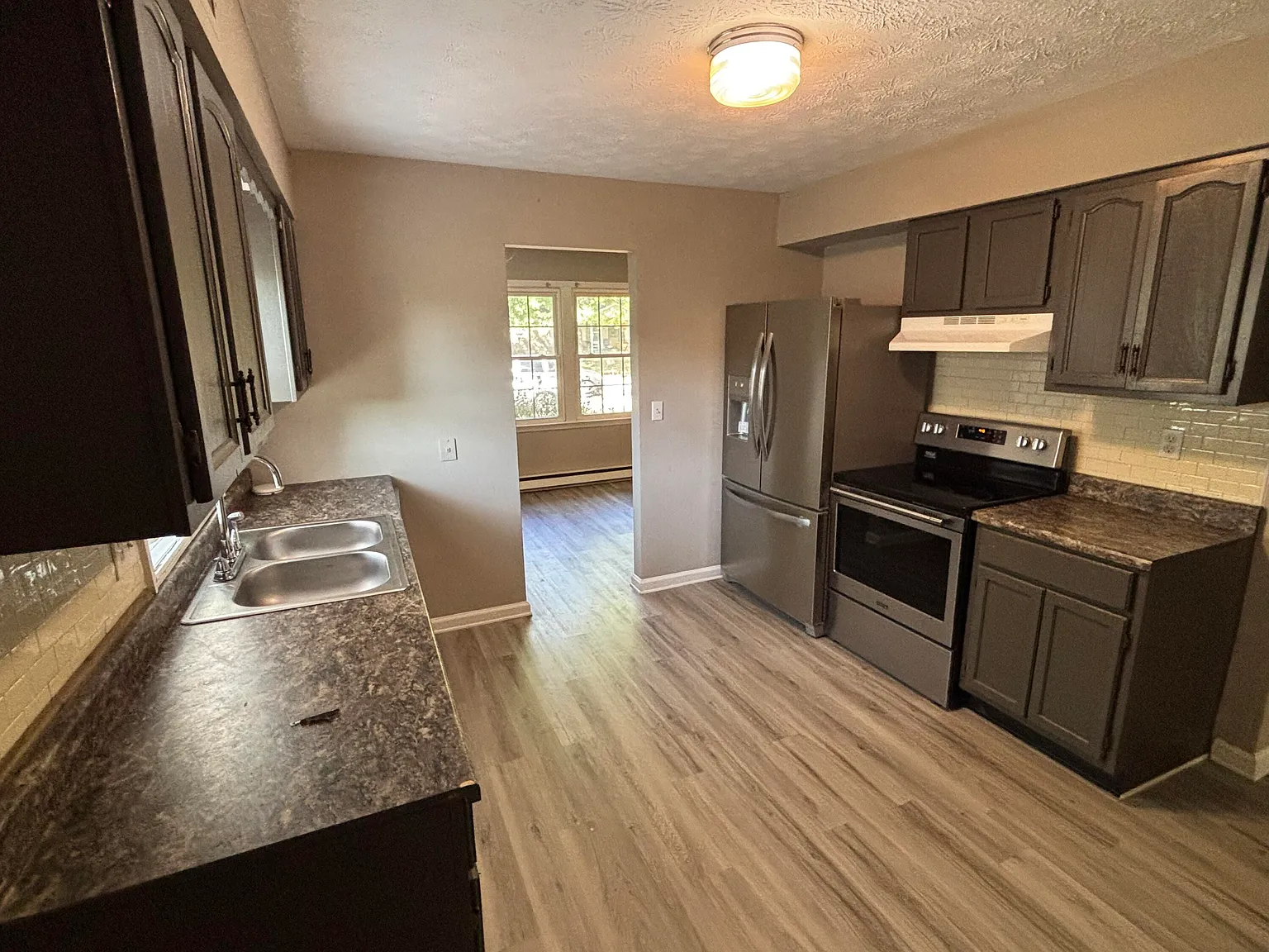 2 bed, 1.0 bath, 875 sqft, $1,100 — Photo 4