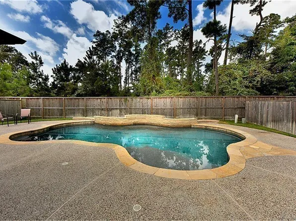 126 Hearthshire Cir, Magnolia, TX 77354