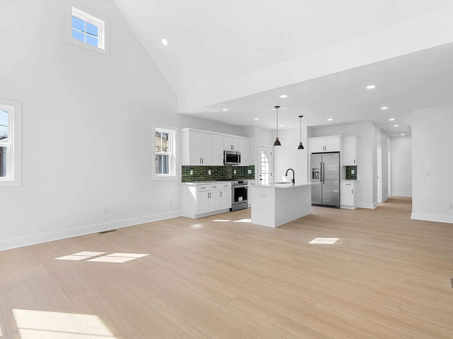 4 bed, 1800 sqft, $3,100 — Photo 4