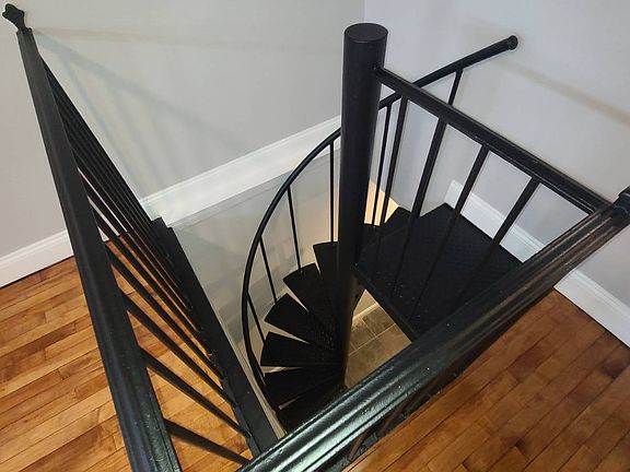 5th image of 9208 Avenue N #201