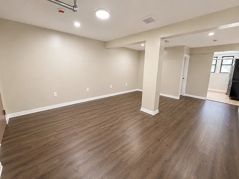 4 Carnegie Ave #BASEMENT — Photo 10