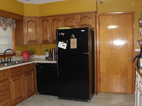 2nd image of 3409 Chickasaw Dr