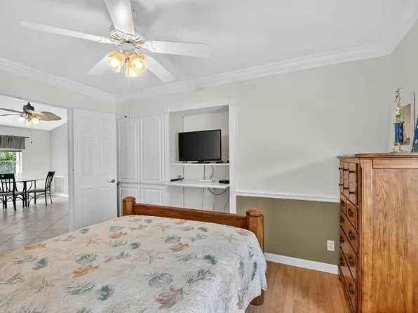 2804 Waters Edge Circle, Greenacres, FL 33413