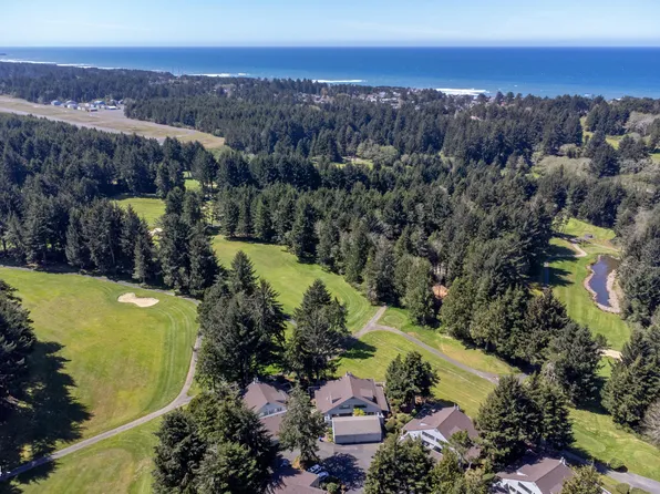 600 Island Dr #14, Gleneden Beach, OR 97388