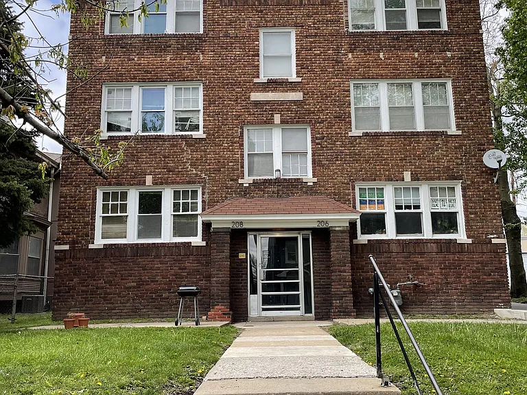 206-208 W 34th St — Photo 10