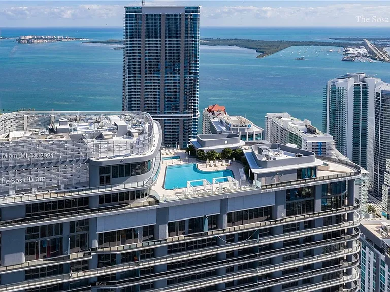Brickell Plz — Photo 3