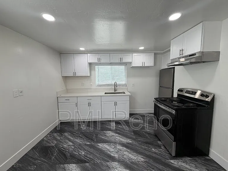 778 Forest St #10 — Photo 7