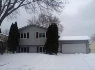 10461 Palm St NW, Coon Rapids, MN 55433