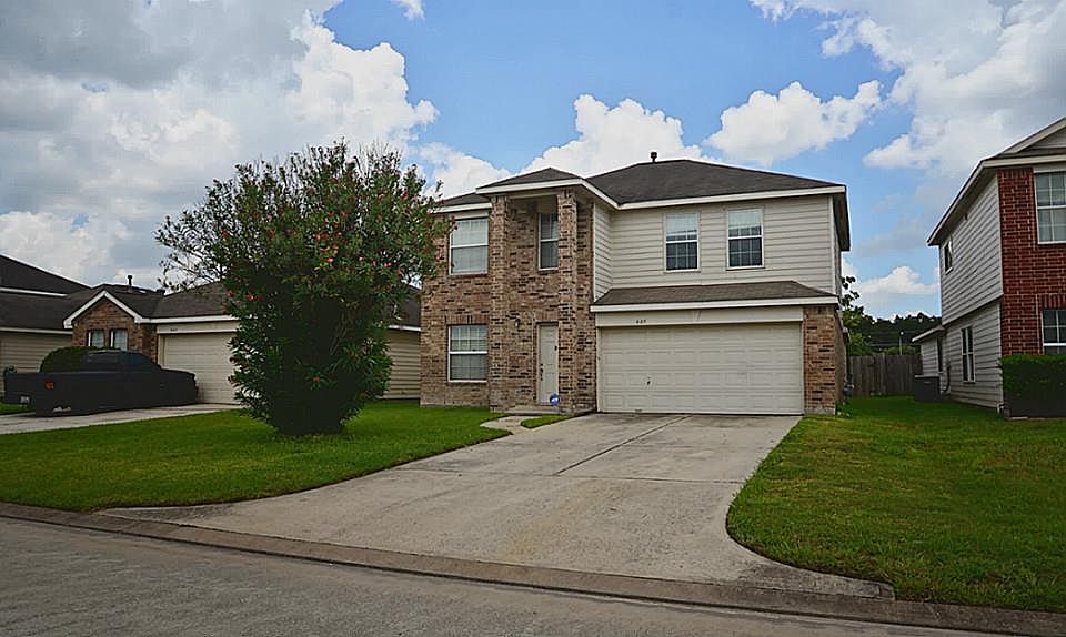 1st image of 627 Regal Hollow Ln