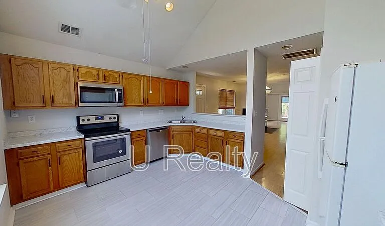 8327 Southgate Commons Dr — Photo 7