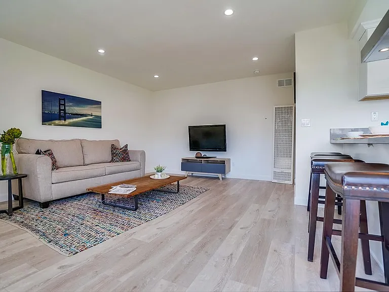 1512 Sherman Pl — Photo 8