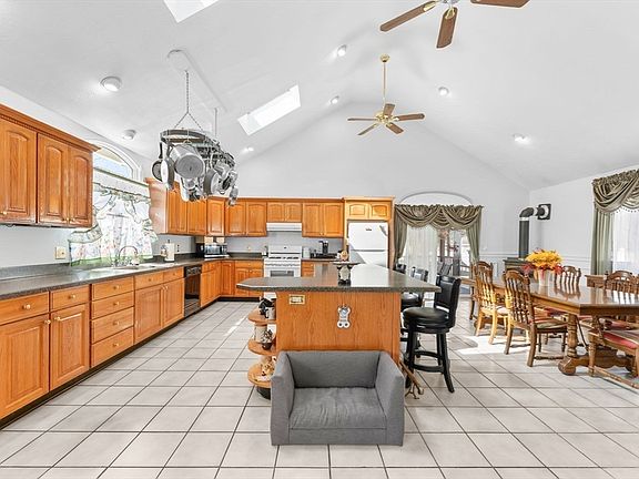 3rd image of 9 Avon St