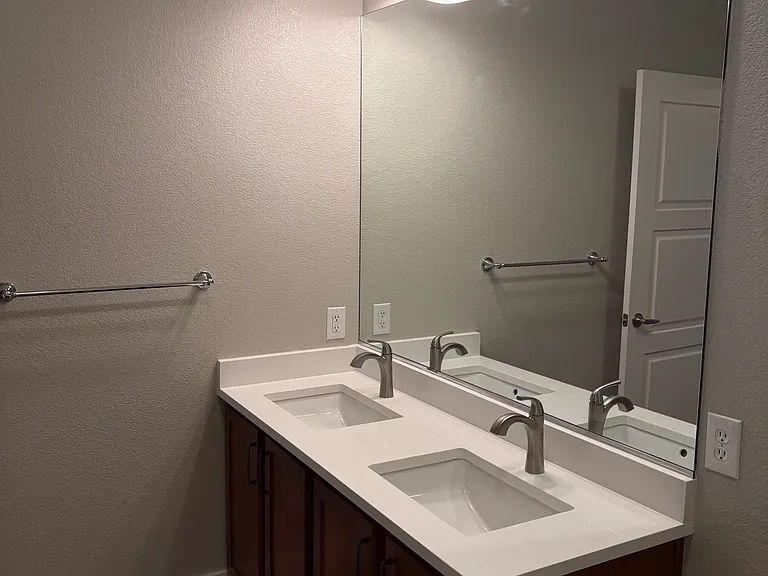 10111 Inverness Main St #404 — Photo 7