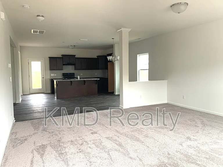 4917 Staffordshire Ln — Photo 2