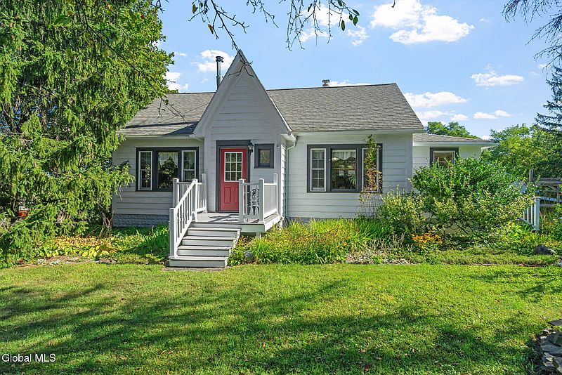 2nd image of 930 Sacandaga Road
