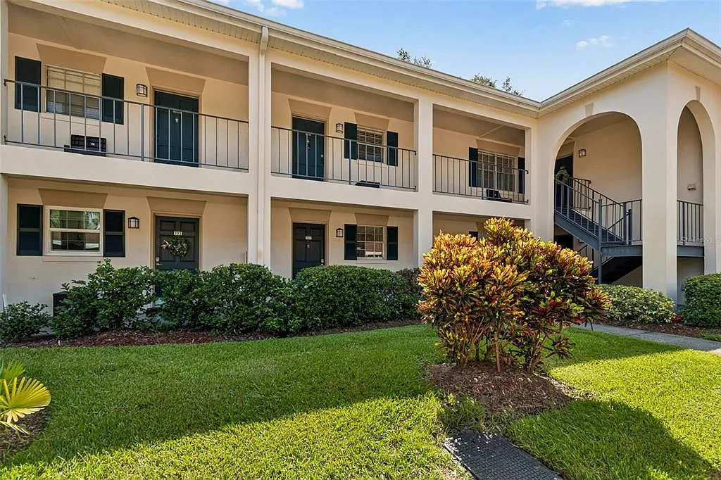 2 bed, 2.0 bath, 1156 sqft, $2,000 — Photo 1