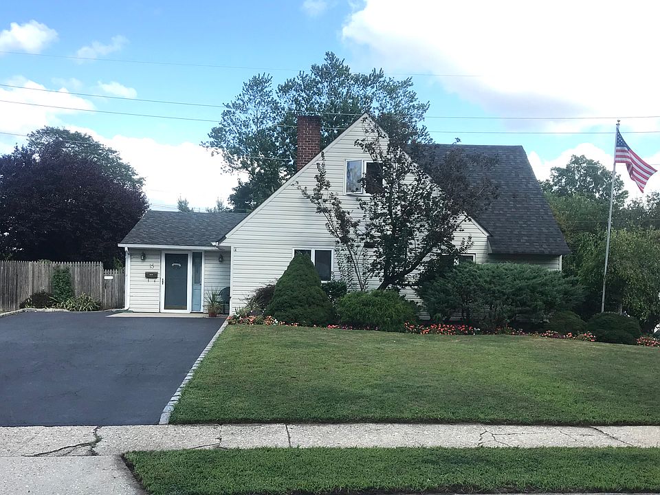1st image of 15 Bamboo Ln