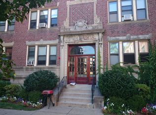 12 Greenway Ct APT 2, Brookline, MA 02446