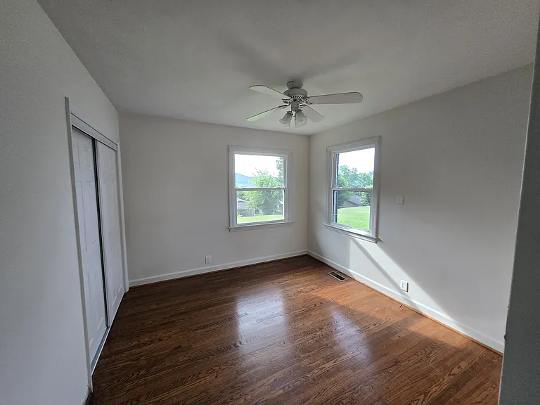 507 Robinson Dr — Photo 10