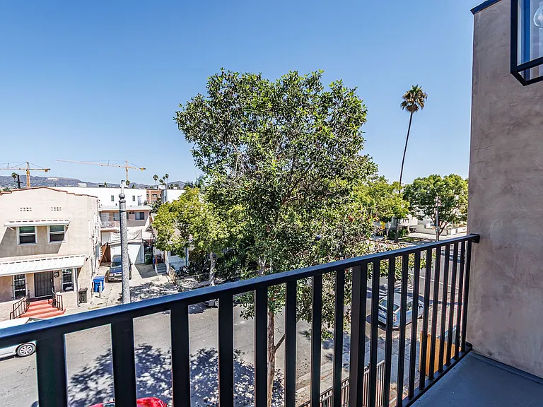 5508 3/4 Barton Ave — Photo 15