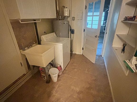 4th image of 1059 N 10th St