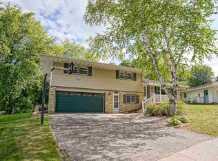 1011 Bay Ridge Rd, Madison, WI 53716
