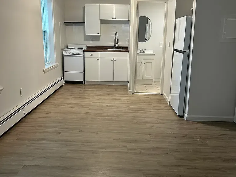 411-431 N Main St #20 — Photo 2