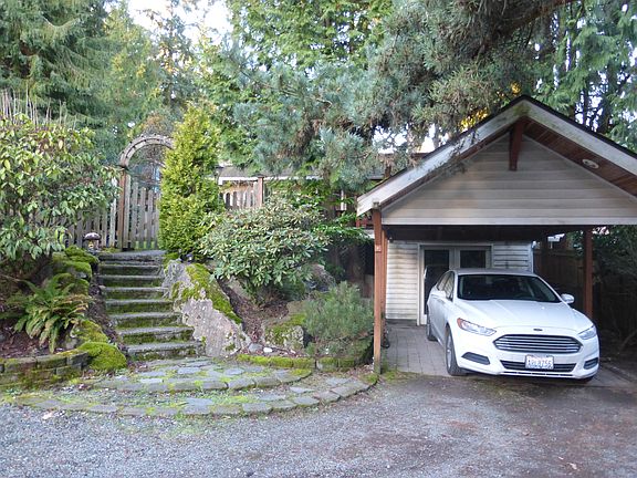 2nd image of 12721 10th Ave NE