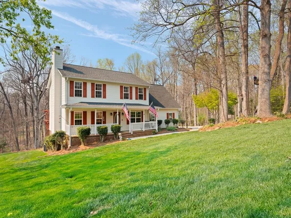 414 Palmetto Dr, Greer, SC 29651