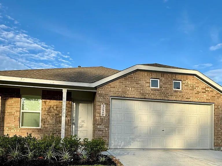 31508 Pianella Ln — Photo 1