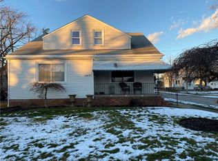 20617 Hillgrove Ave, Maple Heights, OH 44137