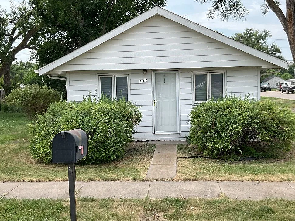 2 bed, 720 sqft, $900 — Photo 1
