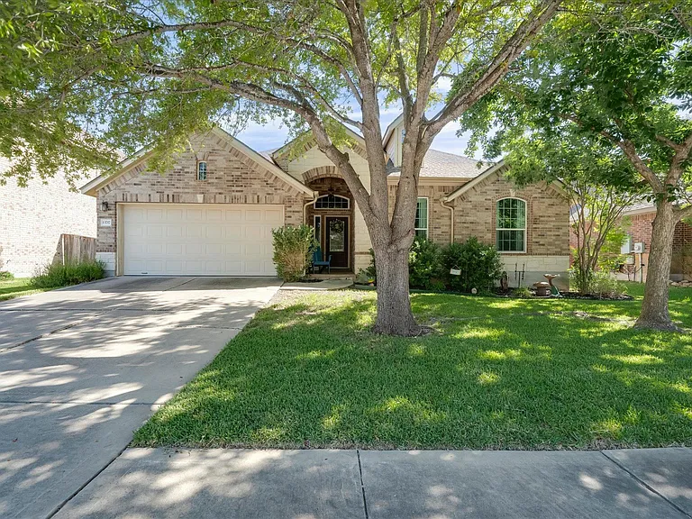 13717 Long Shadow Dr — Photo 1