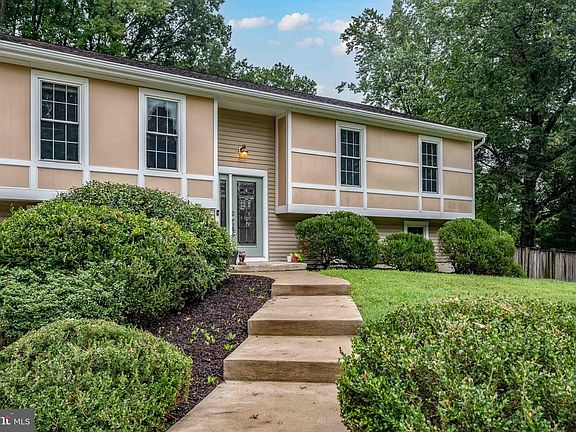 4th image of 8725 Lea Ln