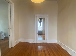 310 N 33rd St APT 1F, Philadelphia, PA 19104