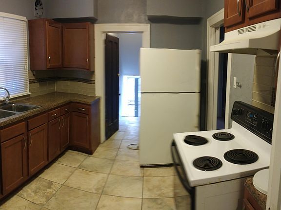 4th image of 4253 W Buena Vista St