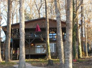 816 Bulldog Cir, Lavonia, GA 30553