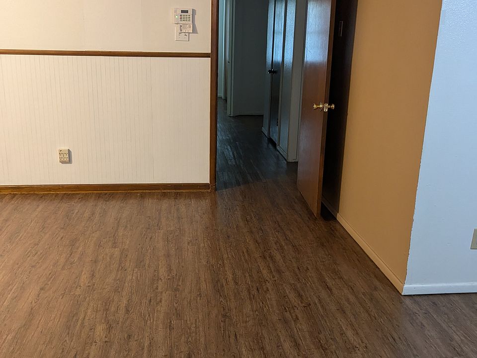 2nd image of 2608 Conflans Rd