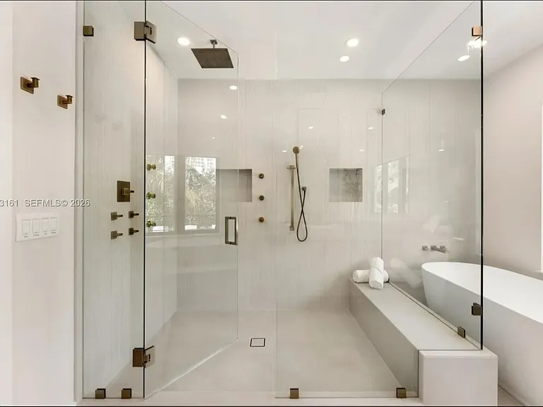2801 Flamingo Dr — Photo 33