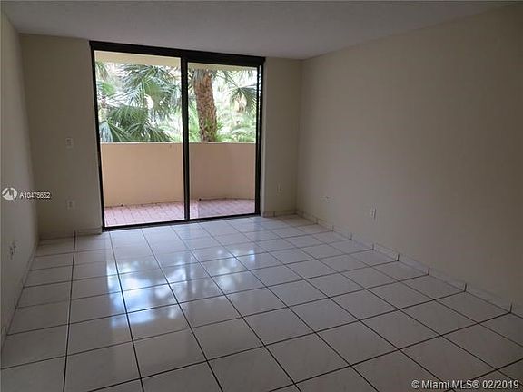 Freshly painted Living Area NEW PHOTO