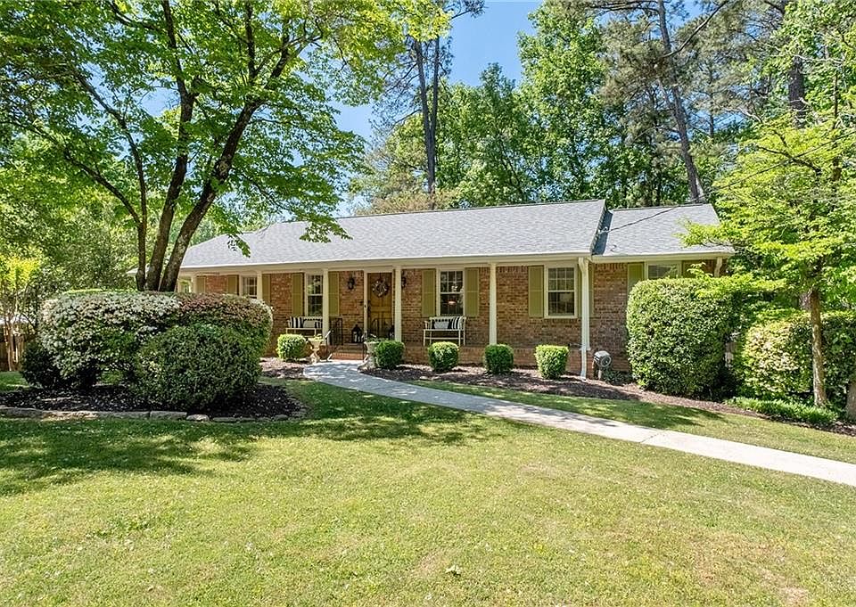 1st image of 2951 Shillingford Ct SE